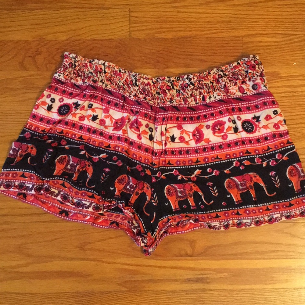 Flowy elephant print shorts